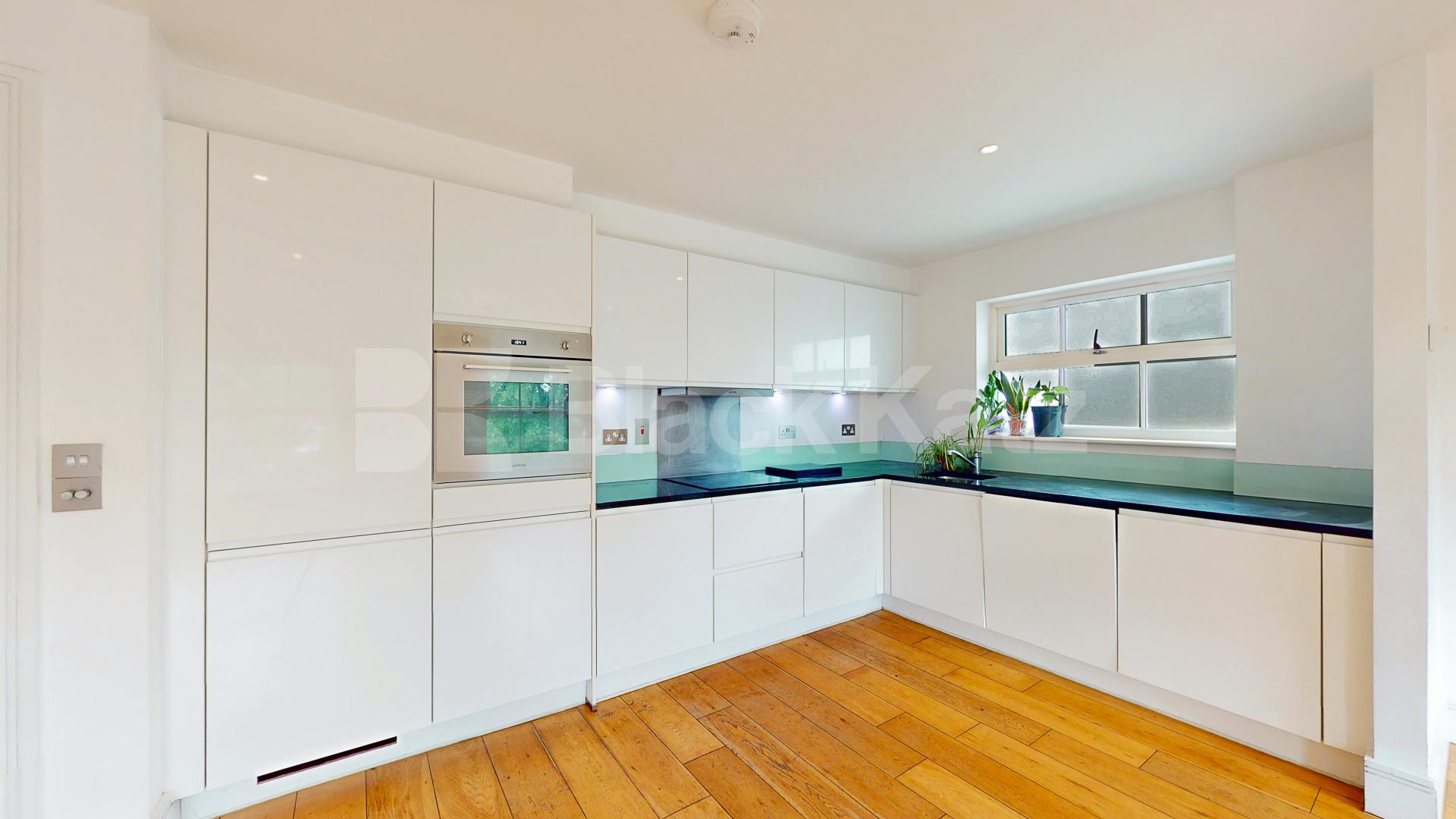 Spacious 3 bed 3 bath apartment set in a beautiful location  Adelaide Road, Primrose Hill / Chalk Farm